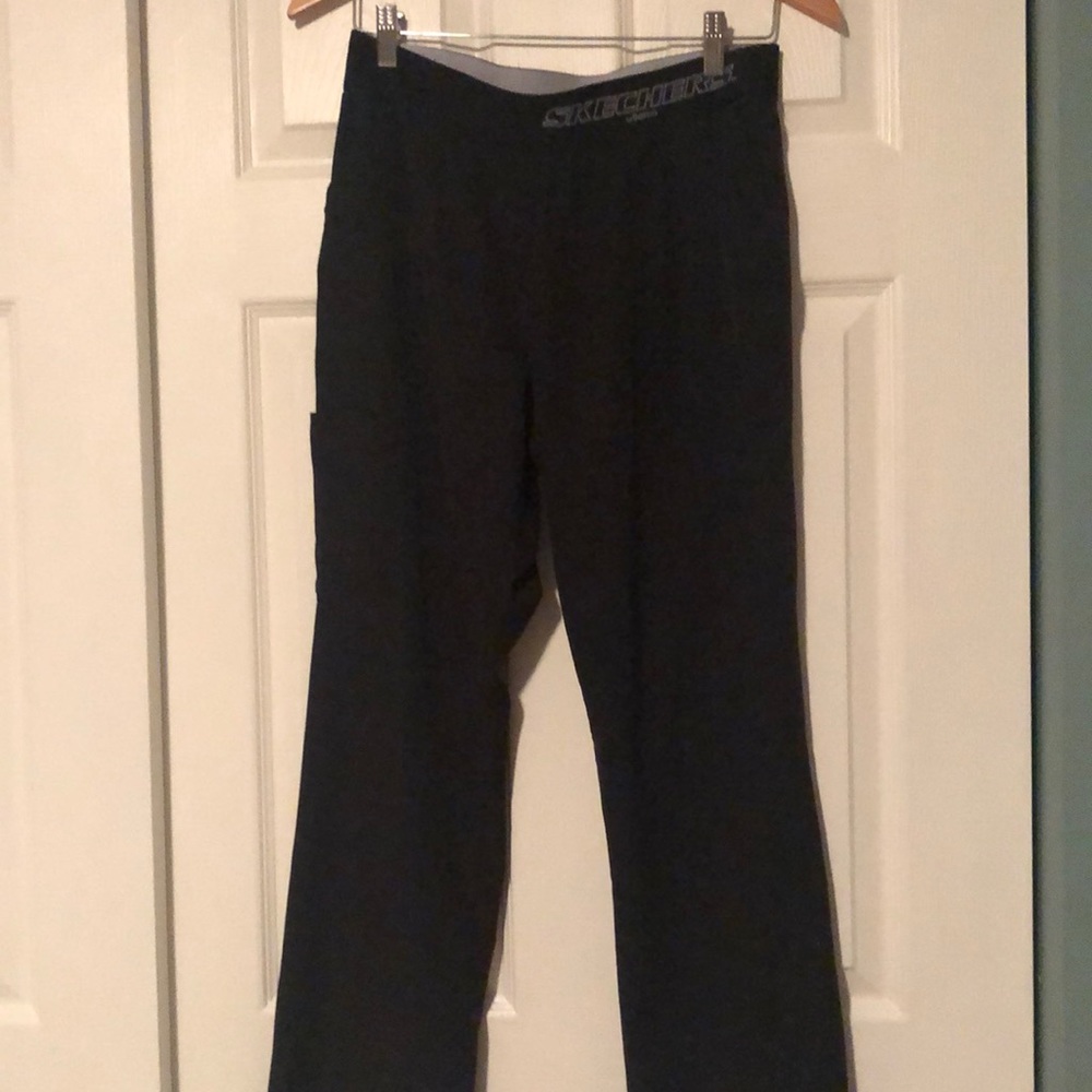 Sketchers scrub pants black